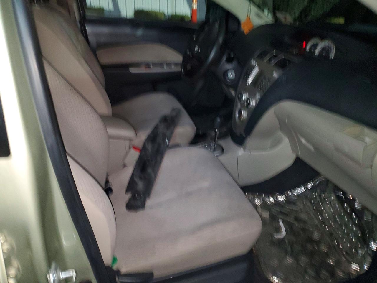 2008 TOYOTA YARIS photo 13