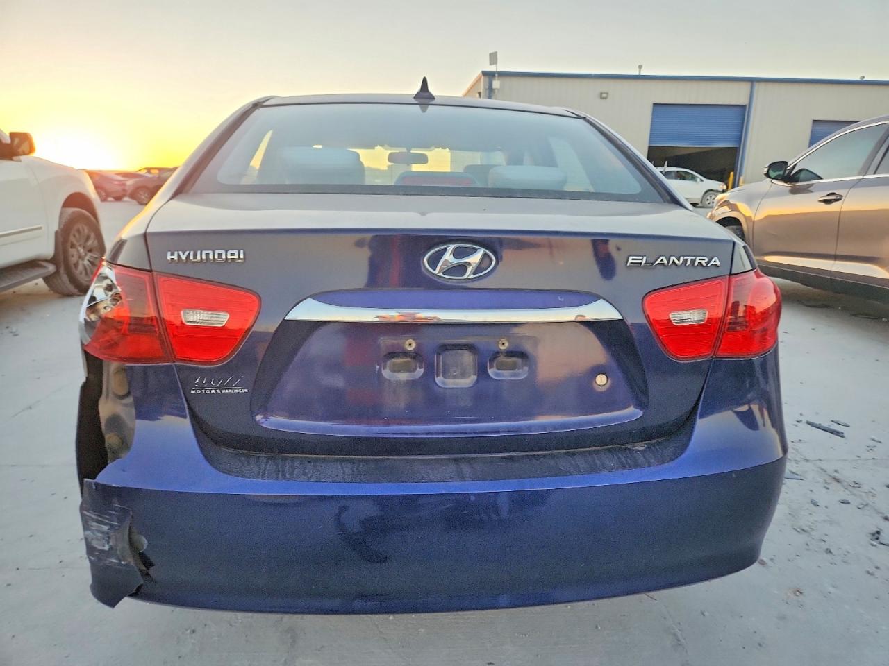2010 HYUNDAI ELANTRA BLUE photo 6