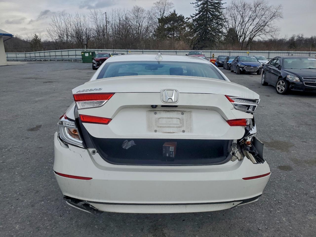 2018 HONDA ACCORD EX photo 16