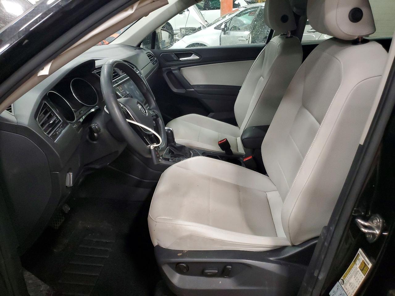 2020 VOLKSWAGEN TIGUAN SE photo 7