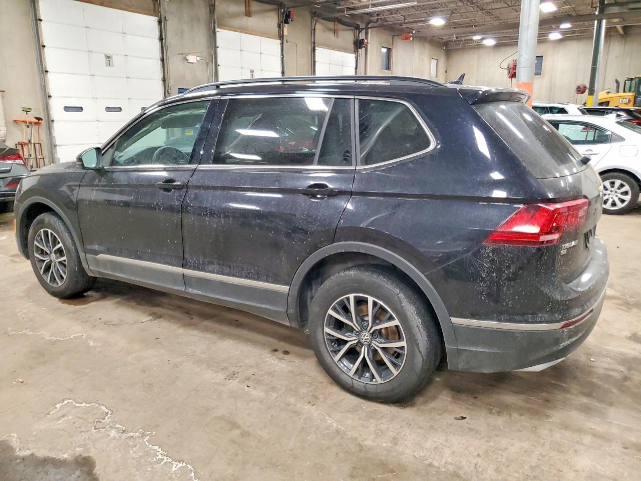2020 VOLKSWAGEN TIGUAN SE photo 2