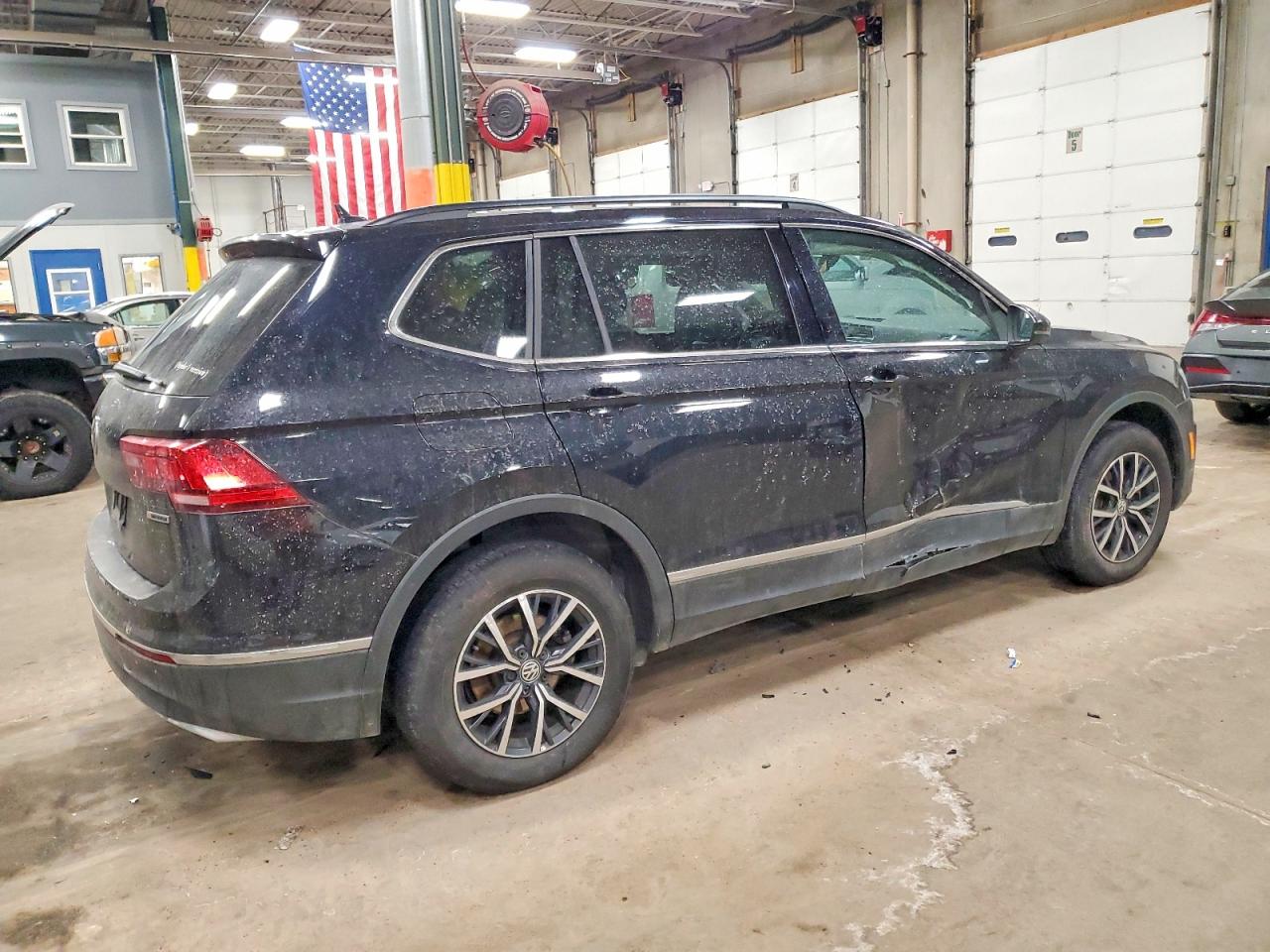 2020 VOLKSWAGEN TIGUAN SE photo 3