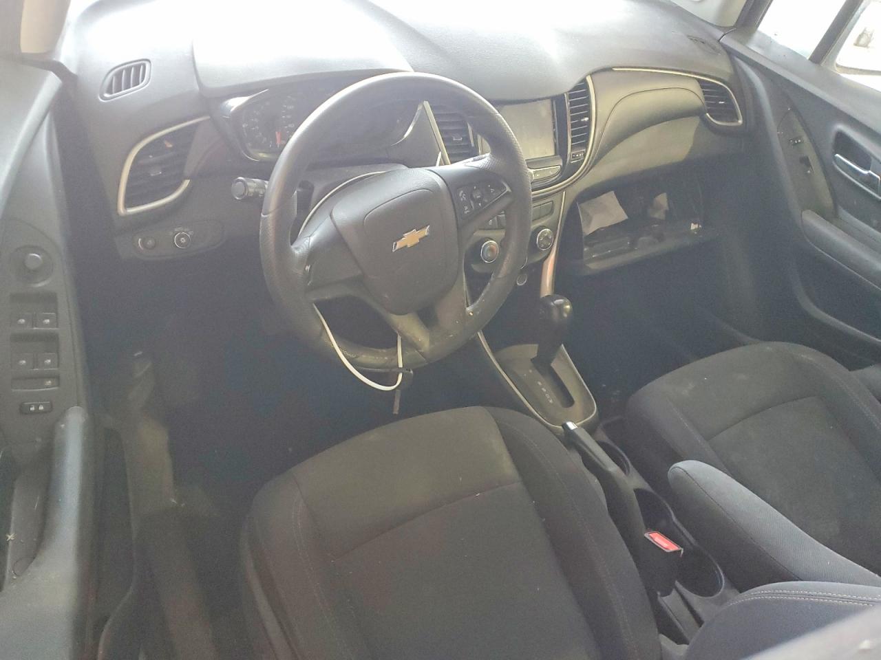 2019 CHEVROLET TRAX LS photo 8