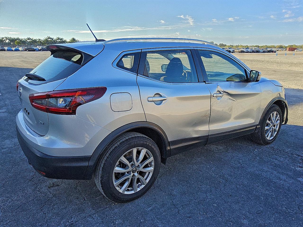 2020 NISSAN ROGUE SPORT S photo 3