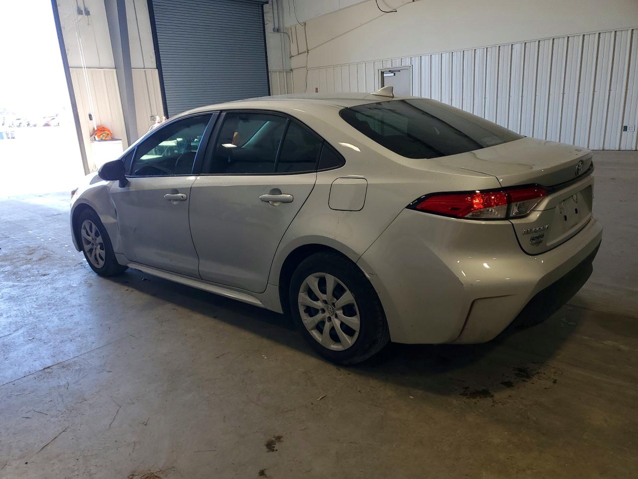 2024 TOYOTA COROLLA LE photo 2