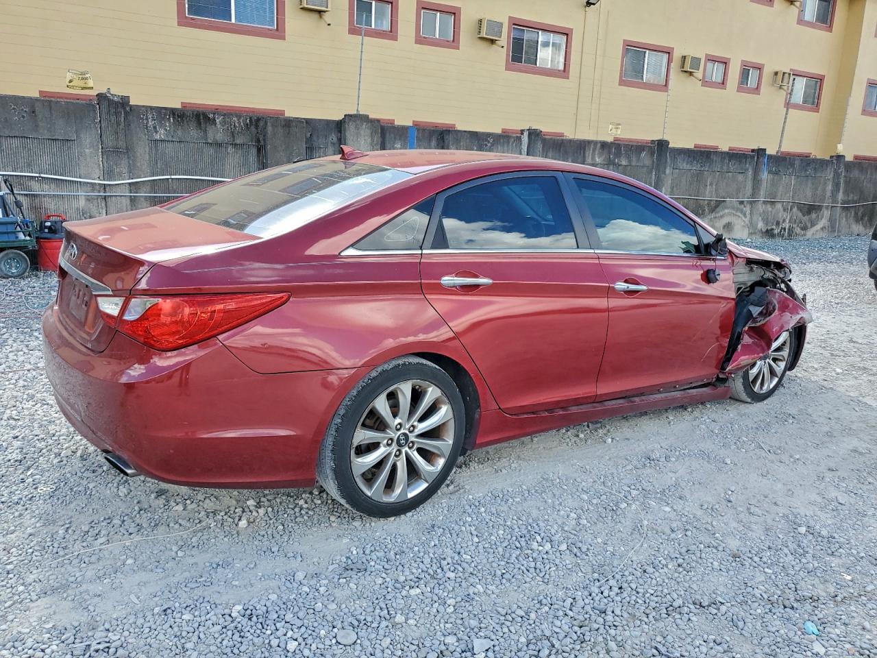 2012 HYUNDAI SONATA SE photo 3