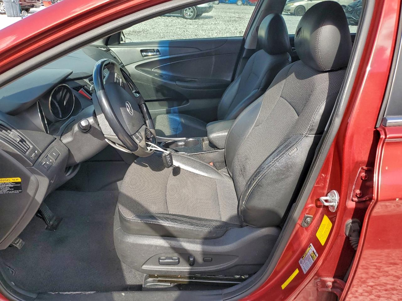 2012 HYUNDAI SONATA SE photo 7