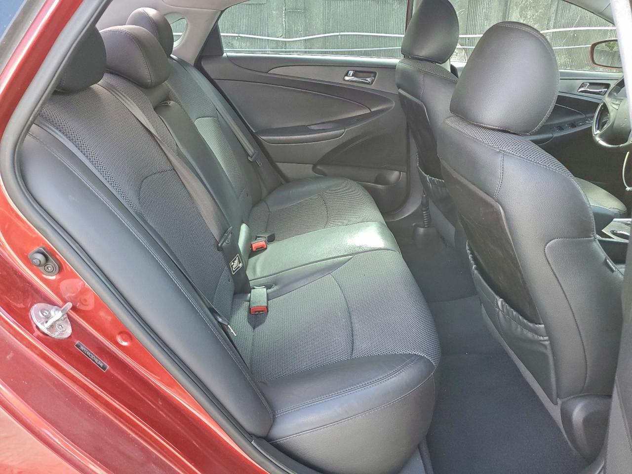 2012 HYUNDAI SONATA SE photo 10