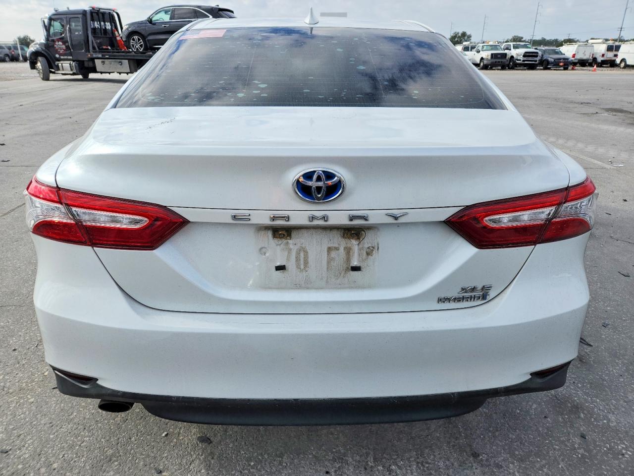 2020 TOYOTA CAMRY XLE photo 6