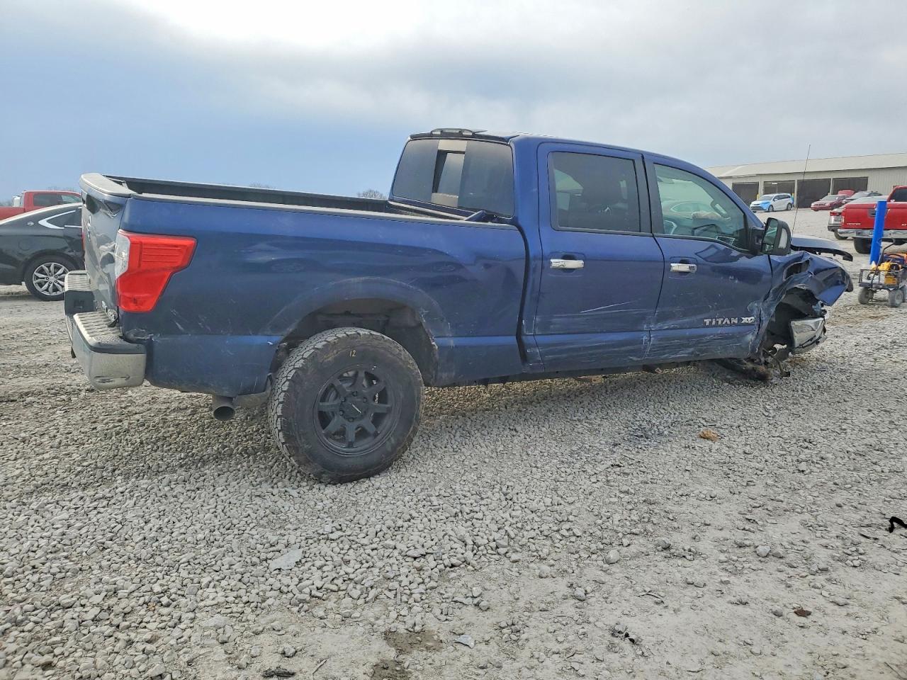 2017 NISSAN TITAN XD S photo 3