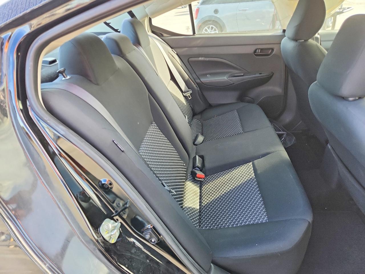 2020 NISSAN VERSA S photo 10