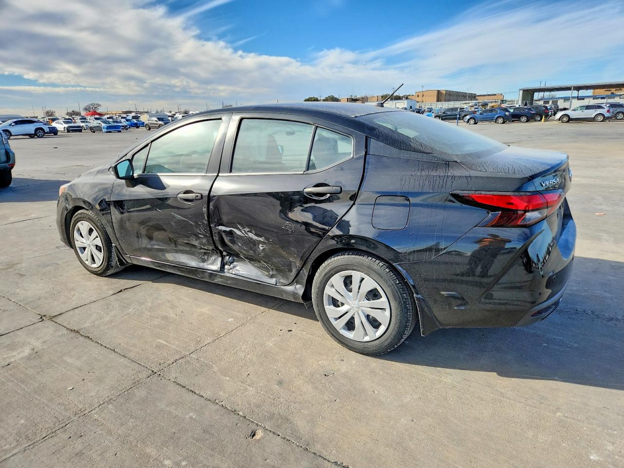 2020 NISSAN VERSA S photo 2