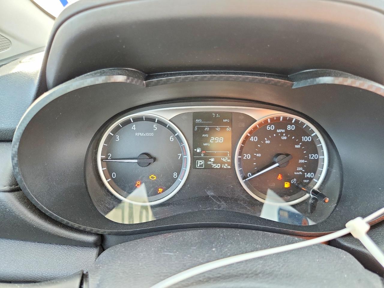 2020 NISSAN VERSA S photo 9