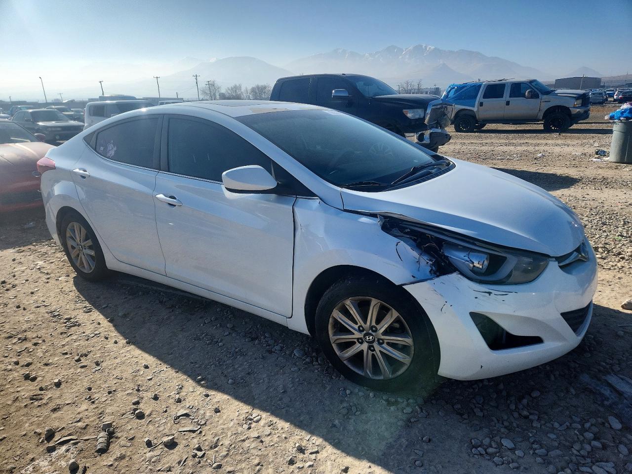 2015 HYUNDAI ELANTRA SE photo 4