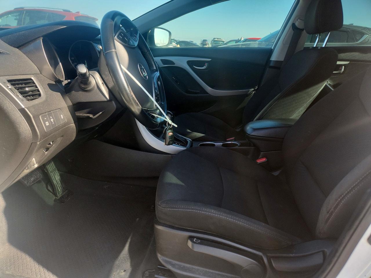 2015 HYUNDAI ELANTRA SE photo 7