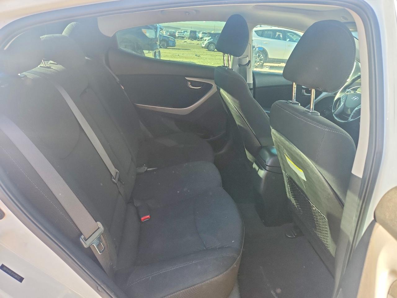 2015 HYUNDAI ELANTRA SE photo 10