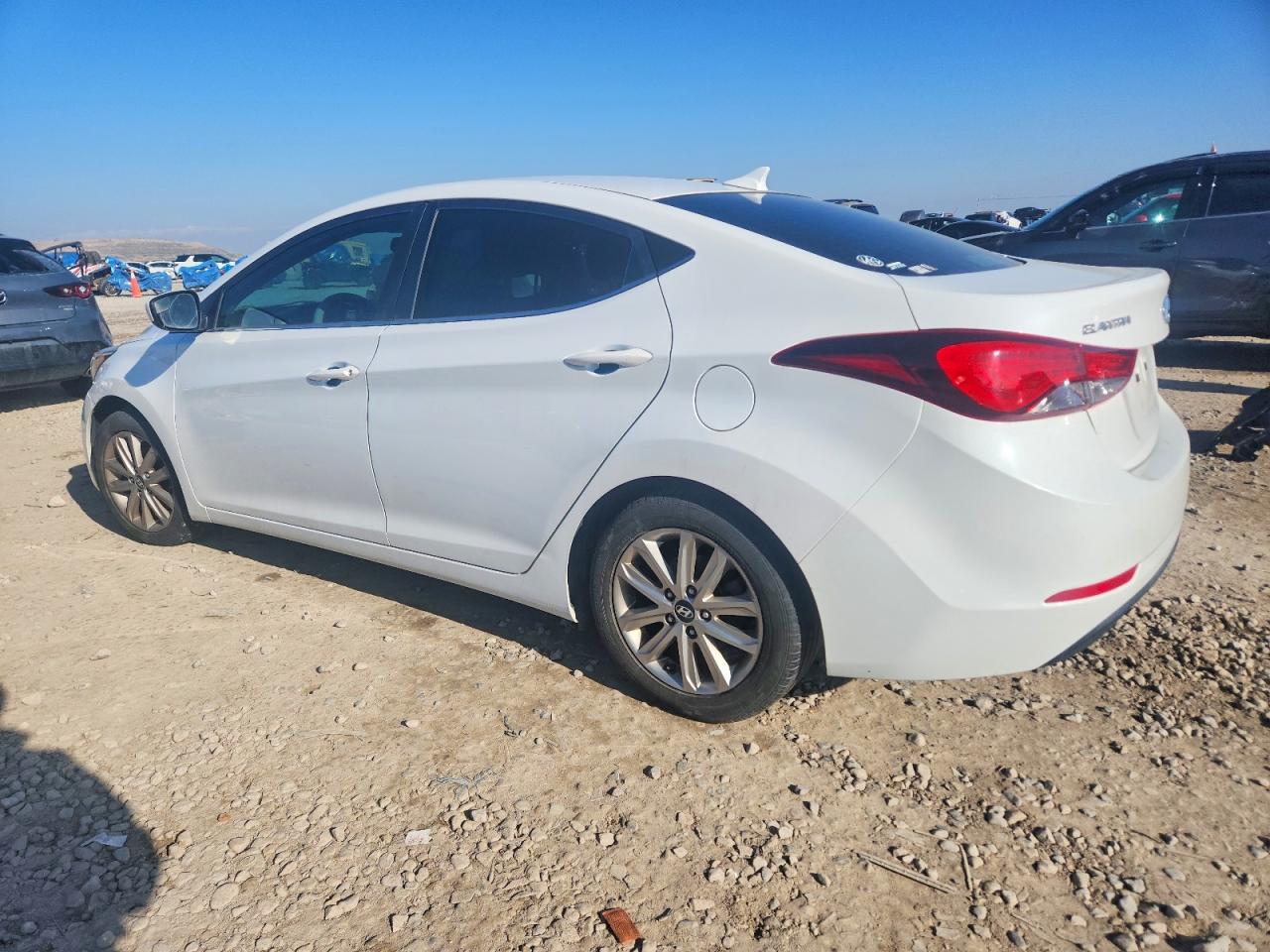 2015 HYUNDAI ELANTRA SE photo 2
