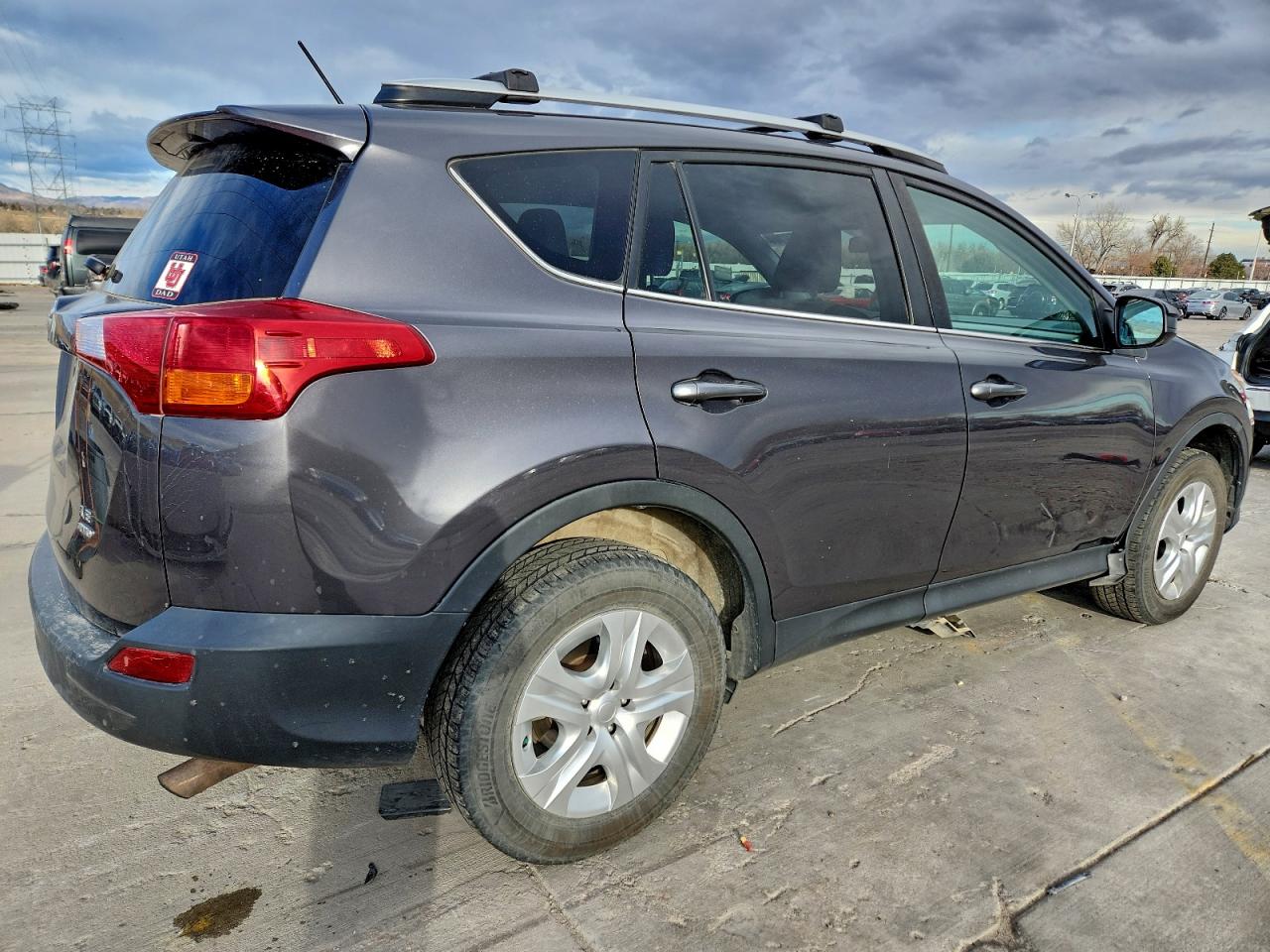 2015 TOYOTA RAV4 photo 3