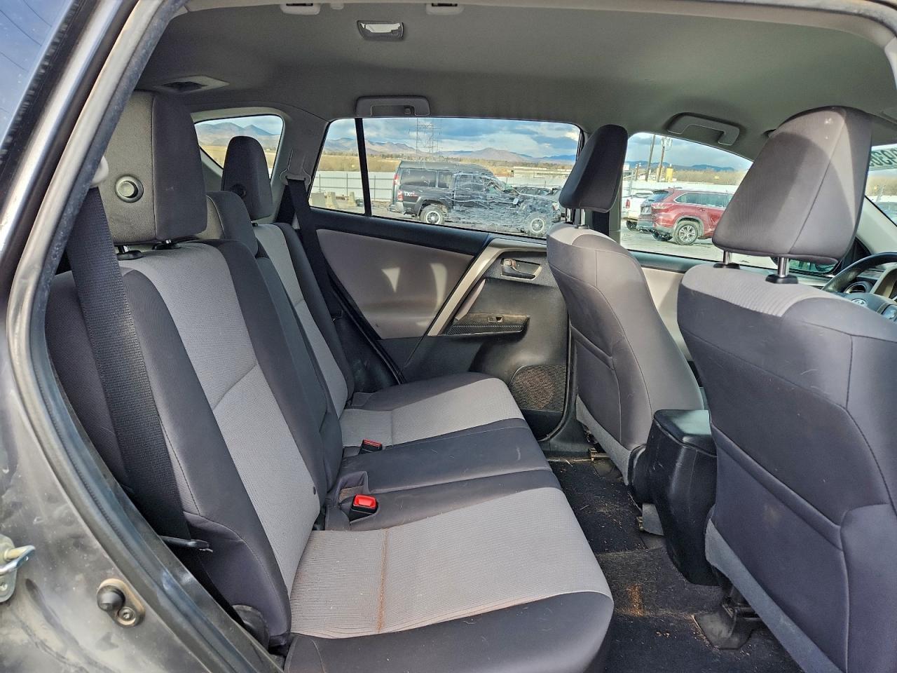 2015 TOYOTA RAV4 photo 11