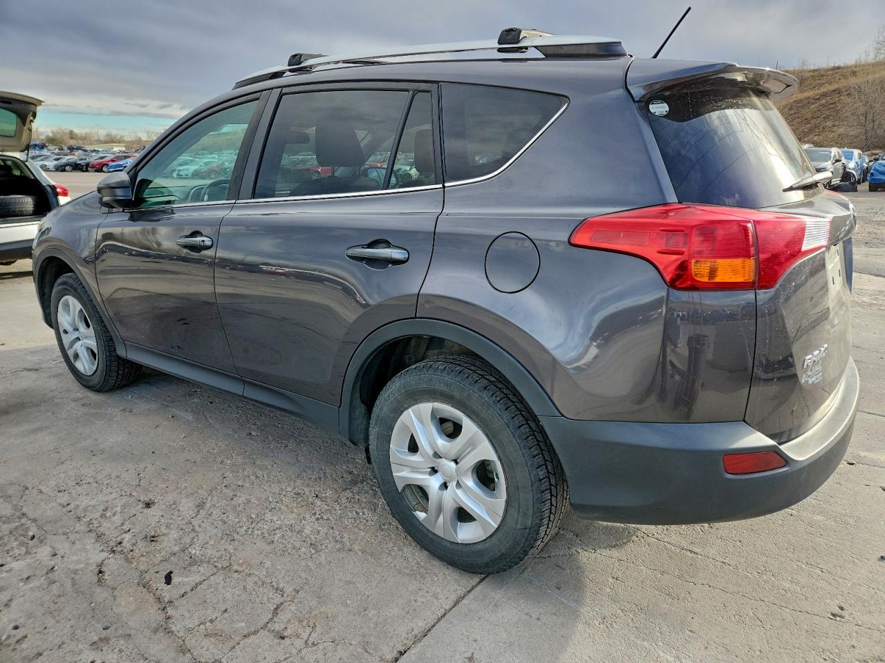 2015 TOYOTA RAV4 photo 2