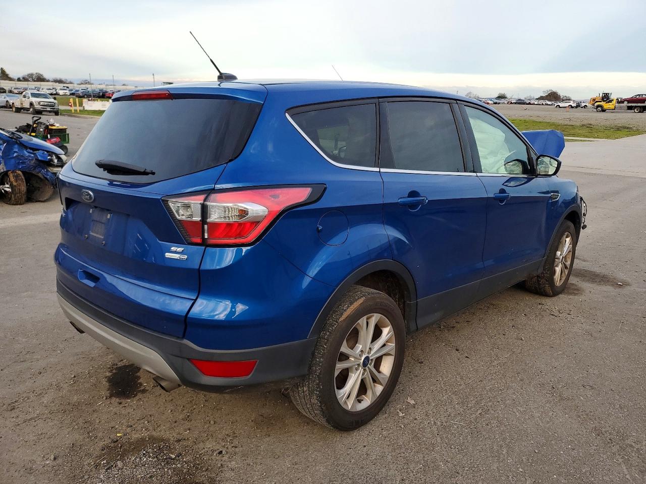 2017 FORD ESCAPE SE photo 3
