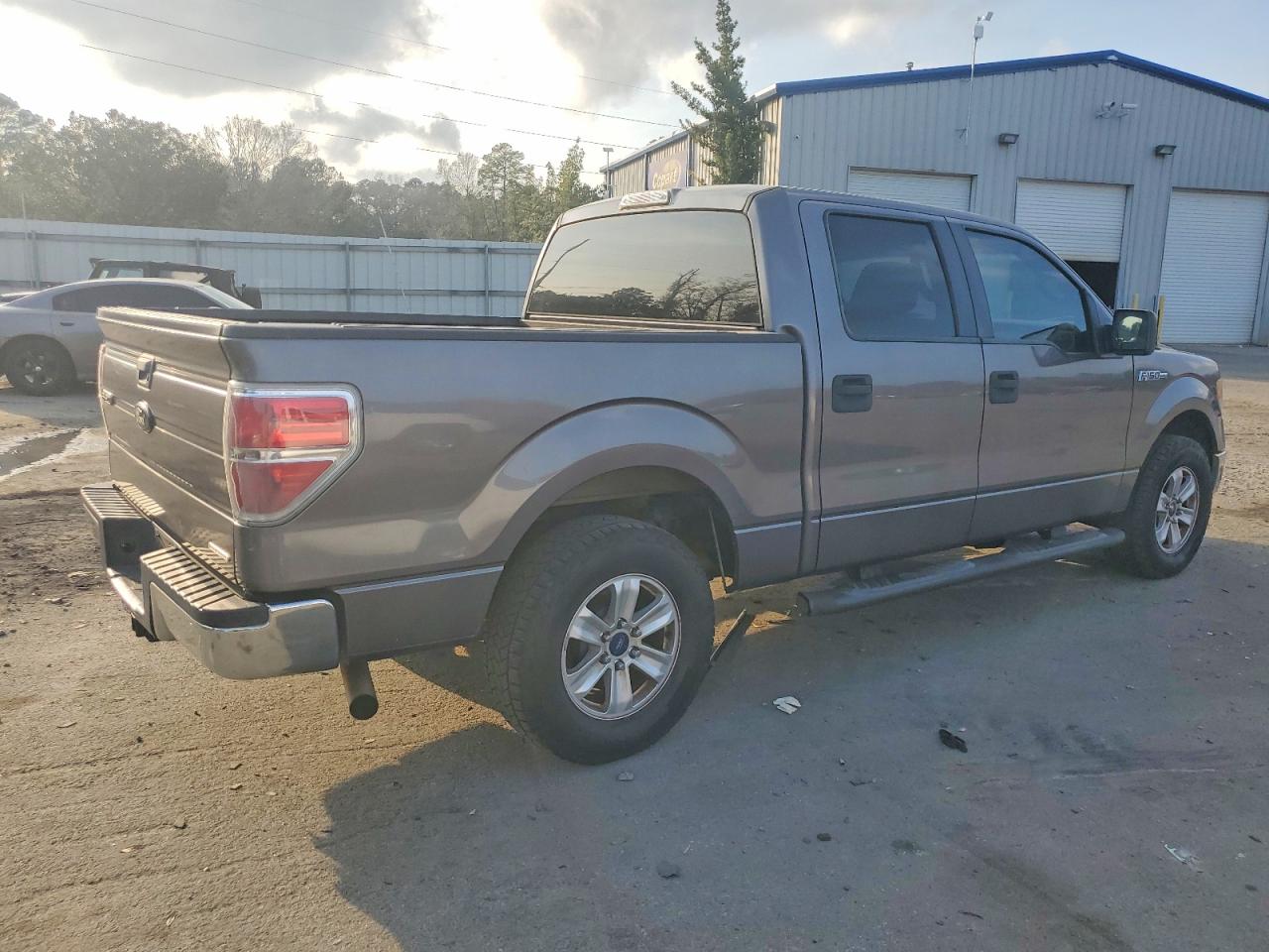 2011 FORD F150 SUPERCREW photo 3