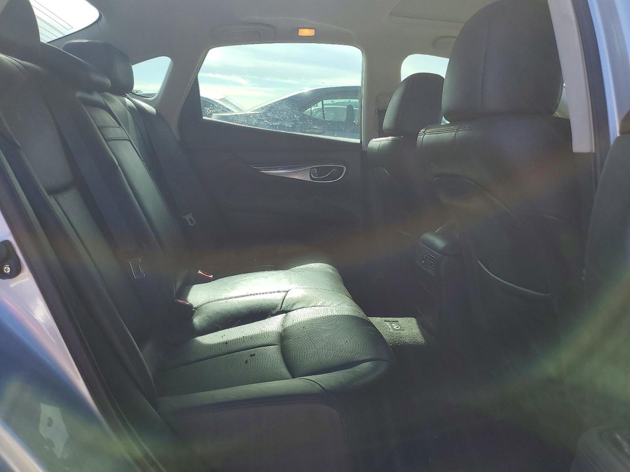 2013 INFINITI M37 photo 10