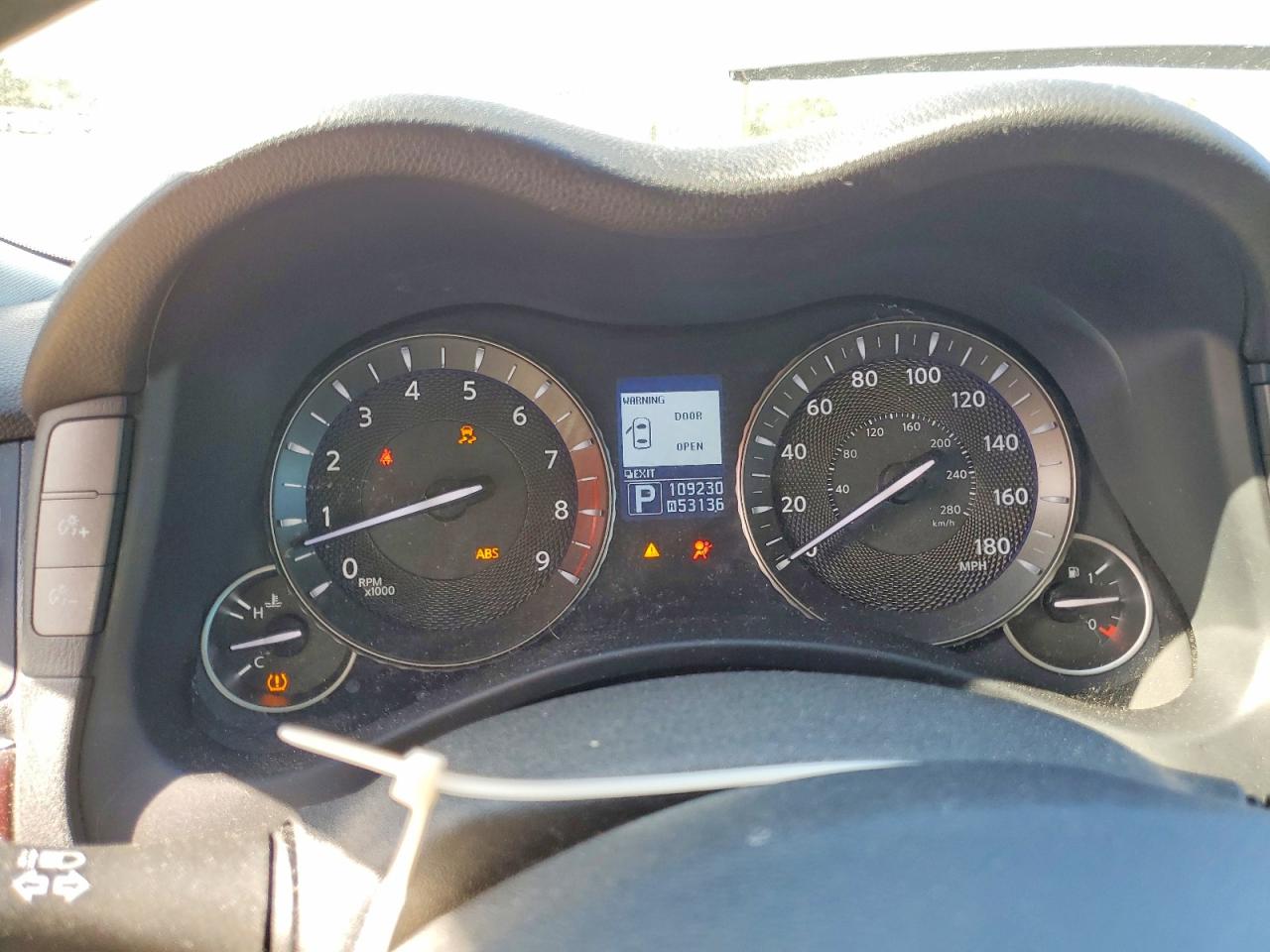 2013 INFINITI M37 photo 9