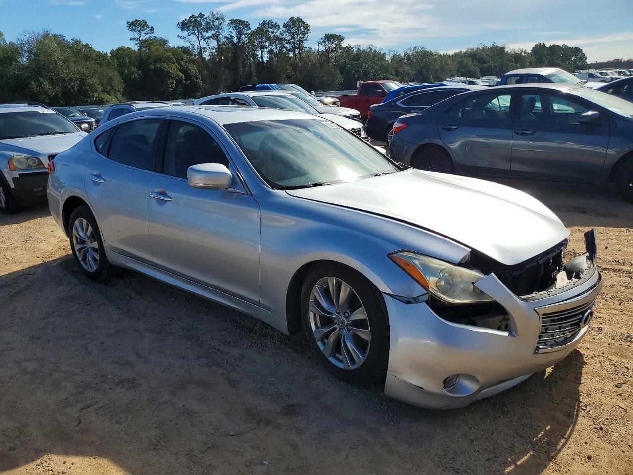 2013 INFINITI M37 photo 4