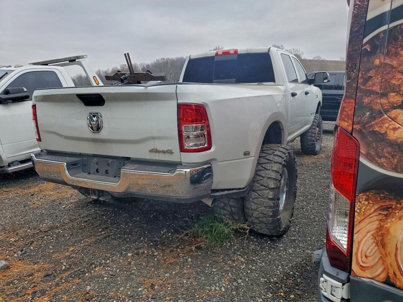 2020 RAM 3500 TRADESMAN photo 10