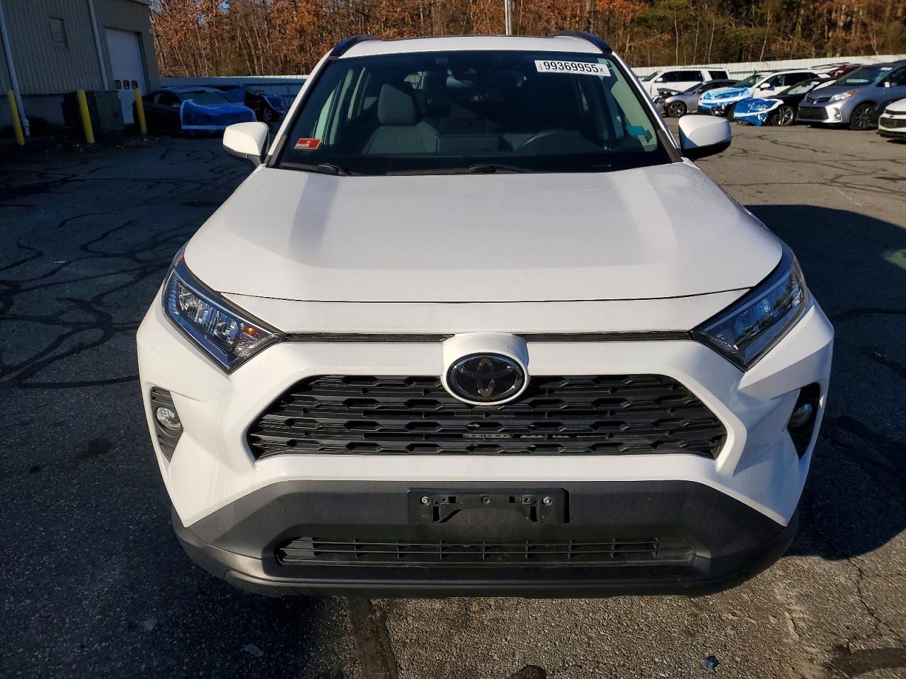 2019 TOYOTA RAV4 photo 5