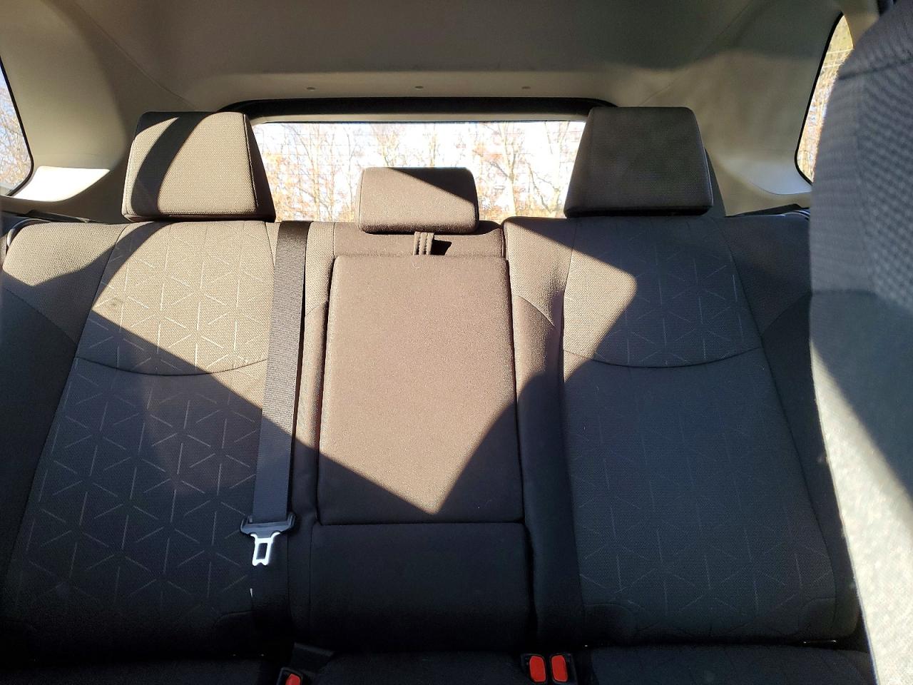 2019 TOYOTA RAV4 photo 10