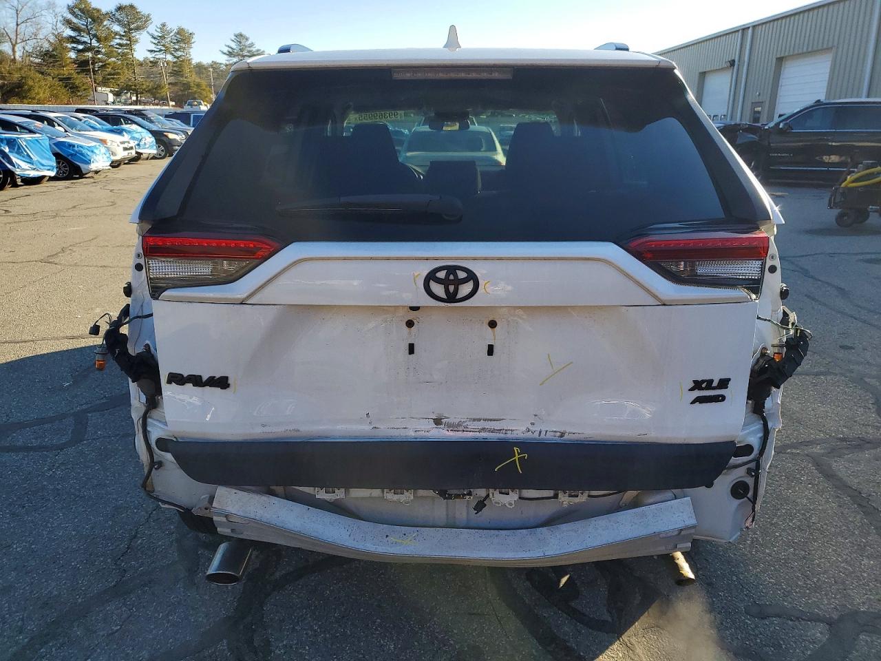 2019 TOYOTA RAV4 photo 6