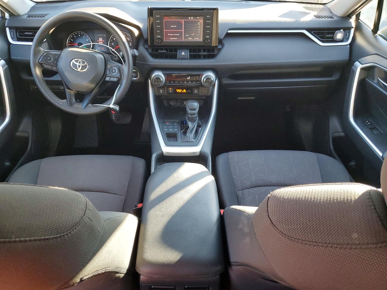 2019 TOYOTA RAV4 photo 8
