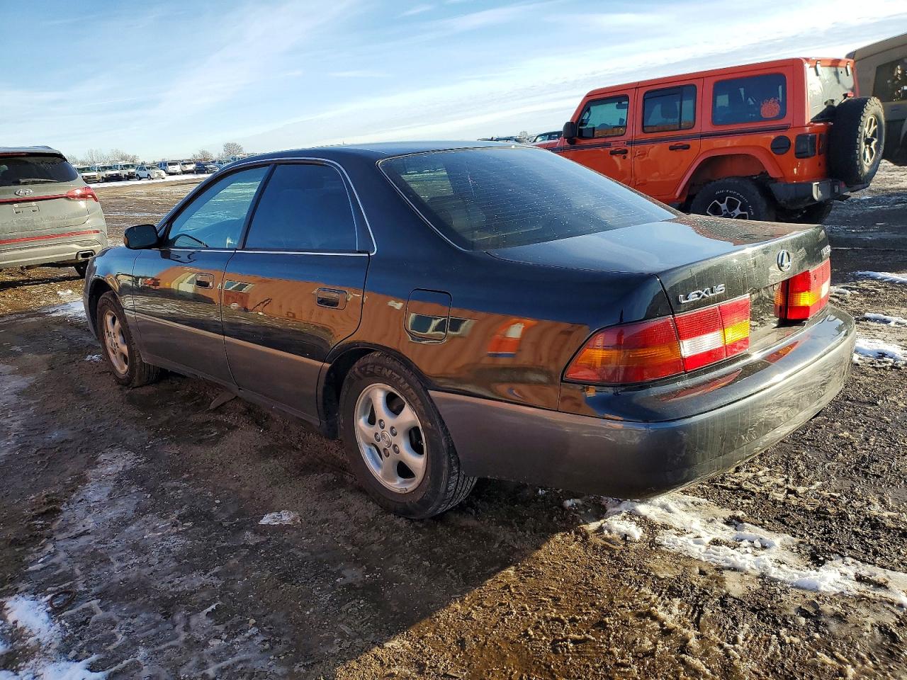 1999 LEXUS ES 300 photo 2