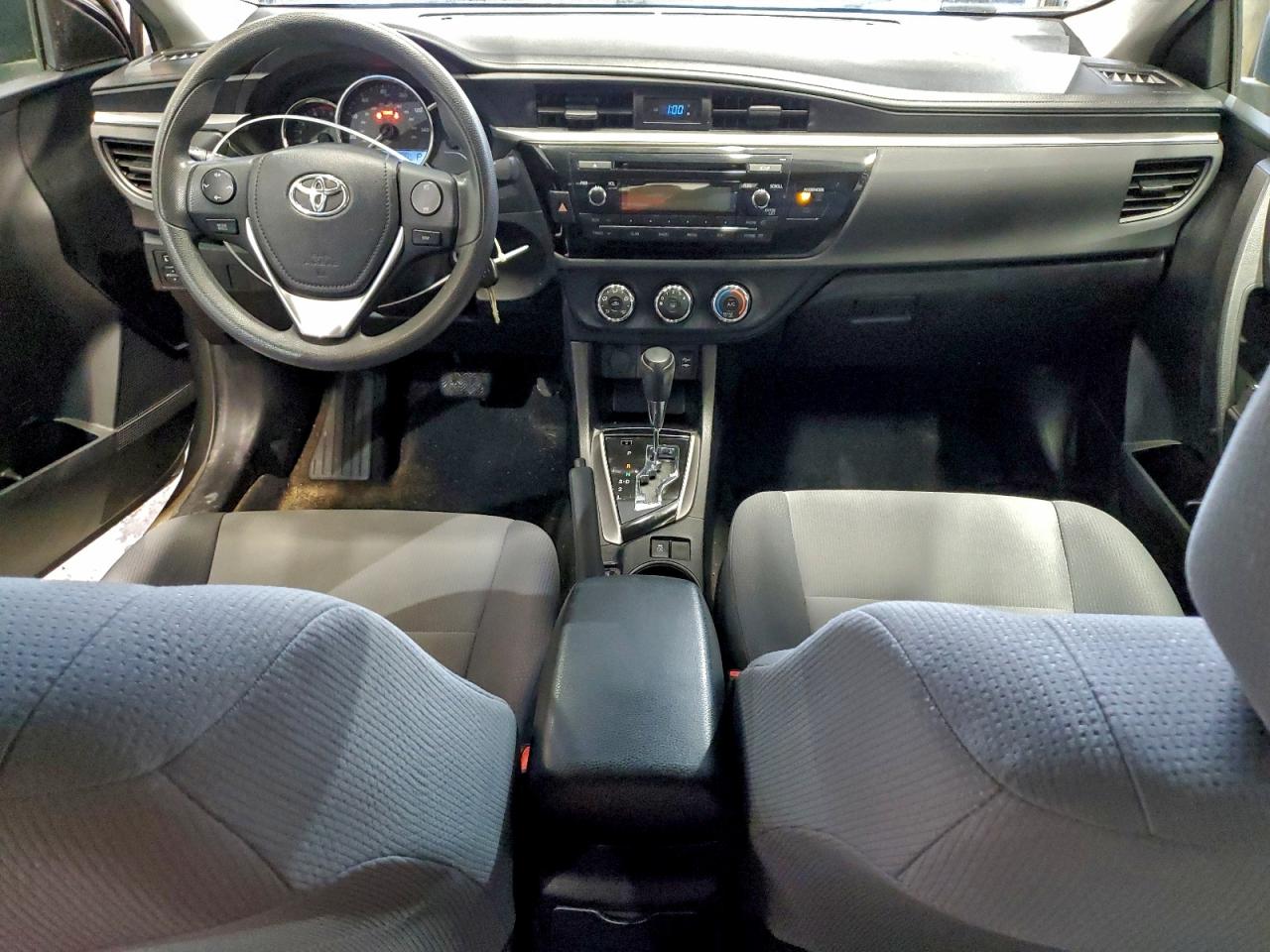 2015 TOYOTA COROLLA L photo 8