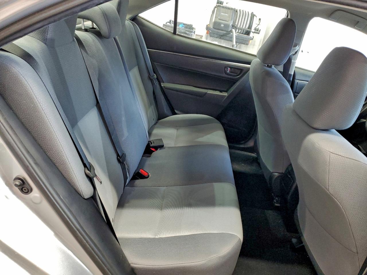 2015 TOYOTA COROLLA L photo 10