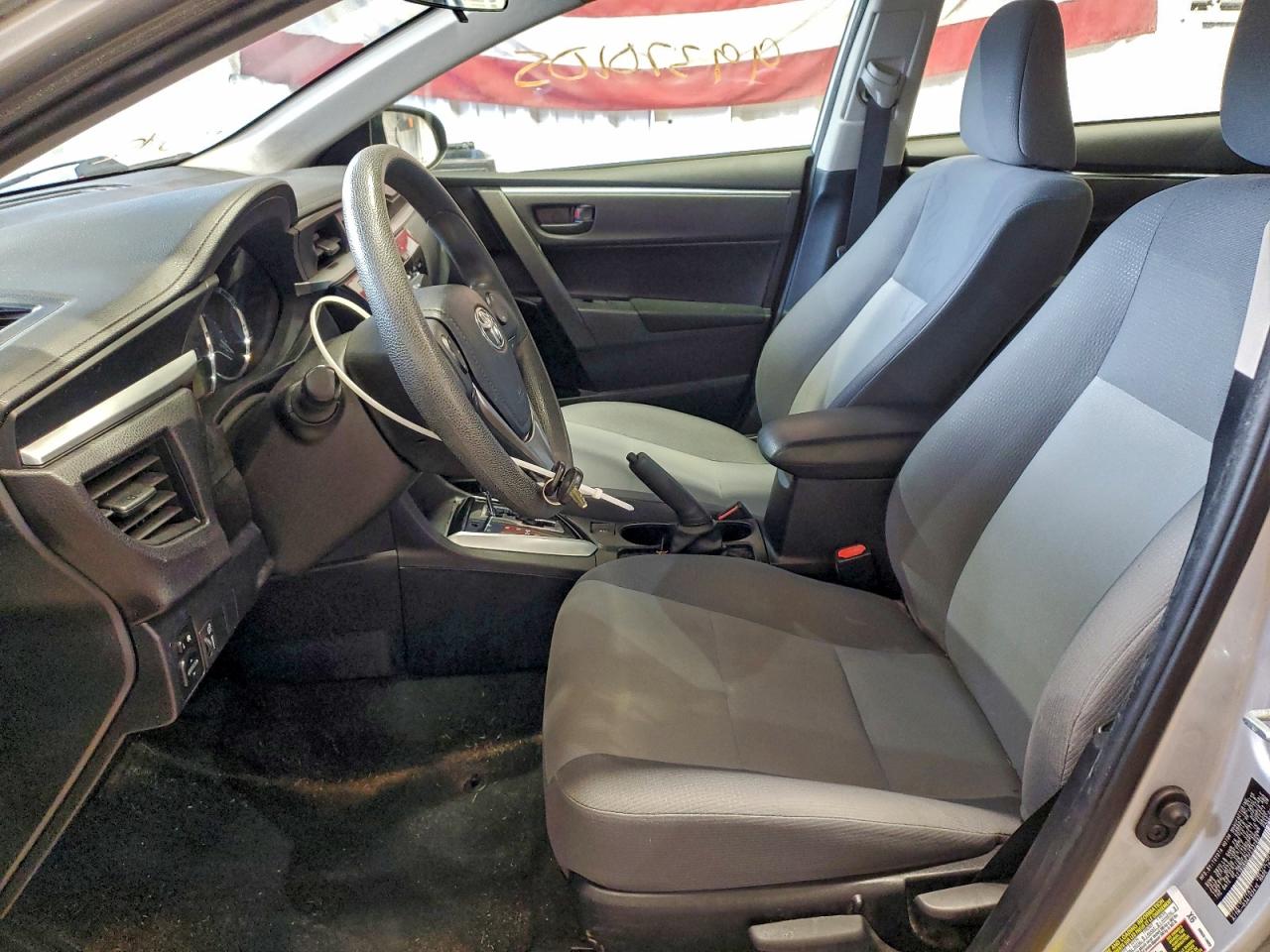 2015 TOYOTA COROLLA L photo 7