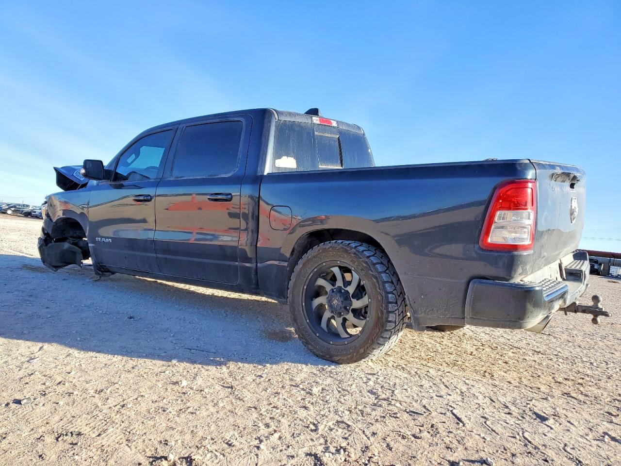 2019 RAM 1500 BIG HORN photo 3