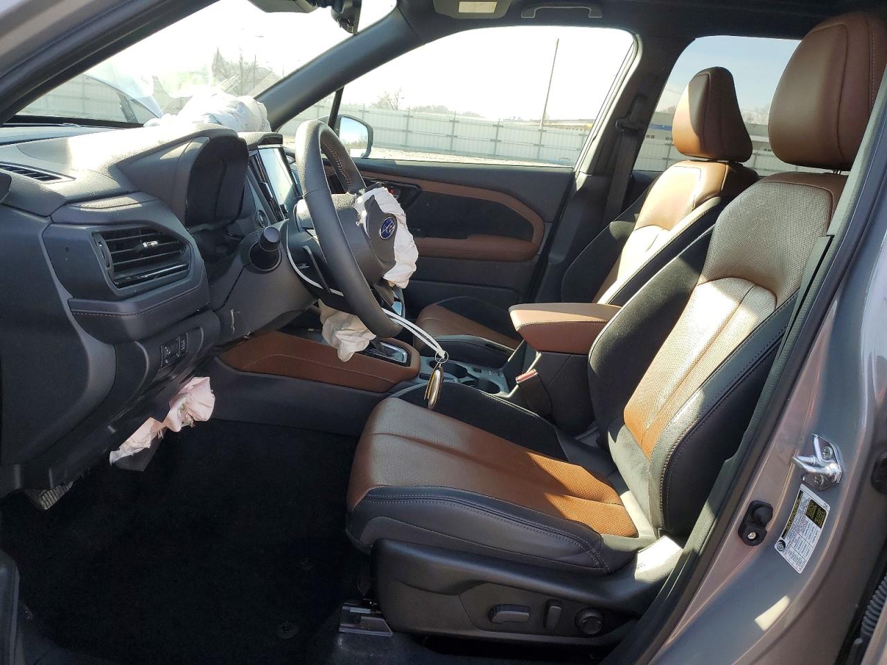 2025 SUBARU FORESTER TOURING photo 13