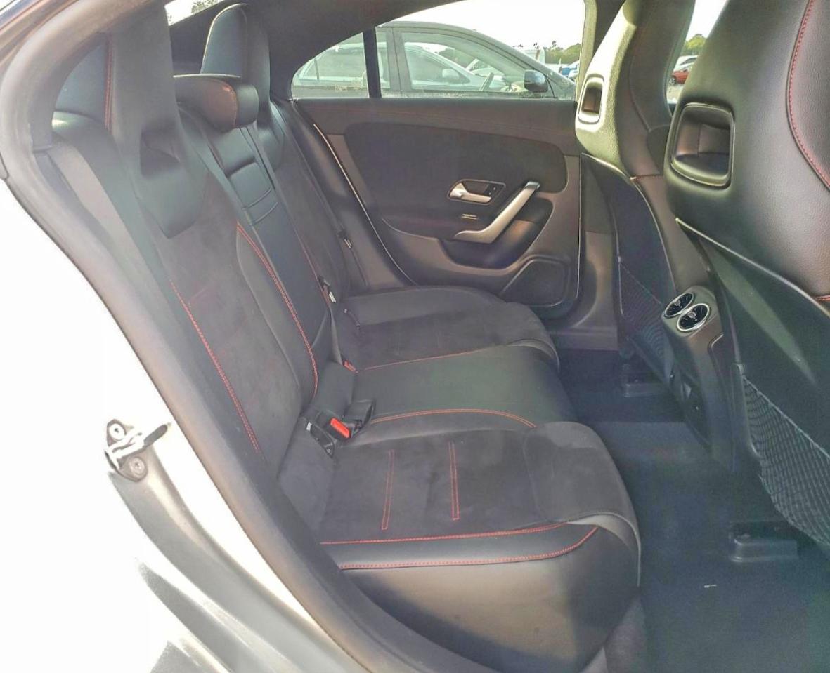 2022 MERCEDES-BENZ CLA 250 photo 10