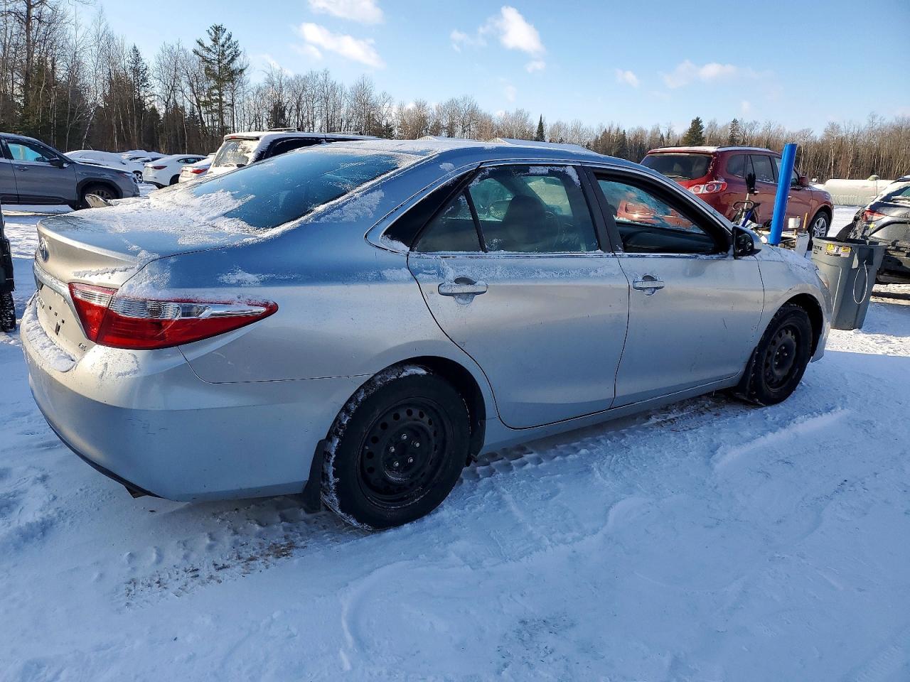 2017 TOYOTA CAMRY LE photo 5