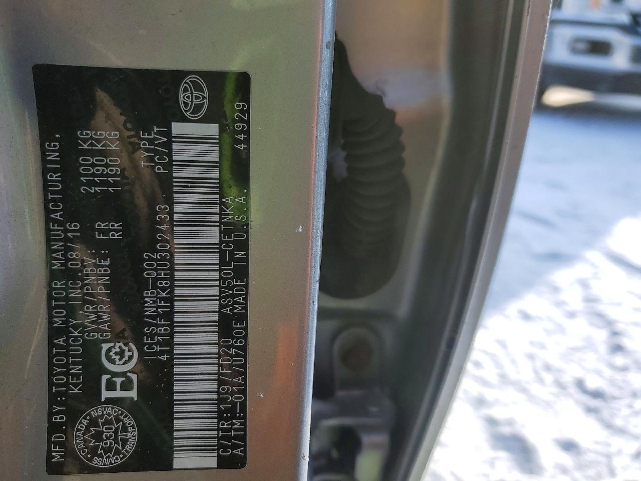 2017 TOYOTA CAMRY LE photo 23