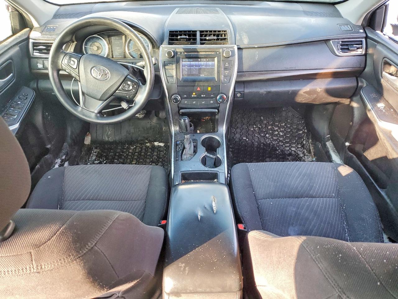 2017 TOYOTA CAMRY LE photo 15