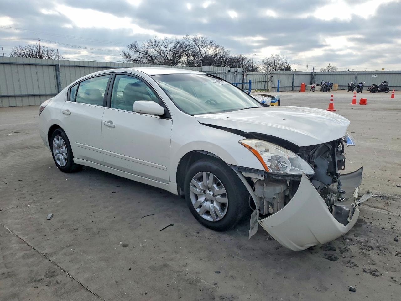 2012 NISSAN ALTIMA BASE photo 4