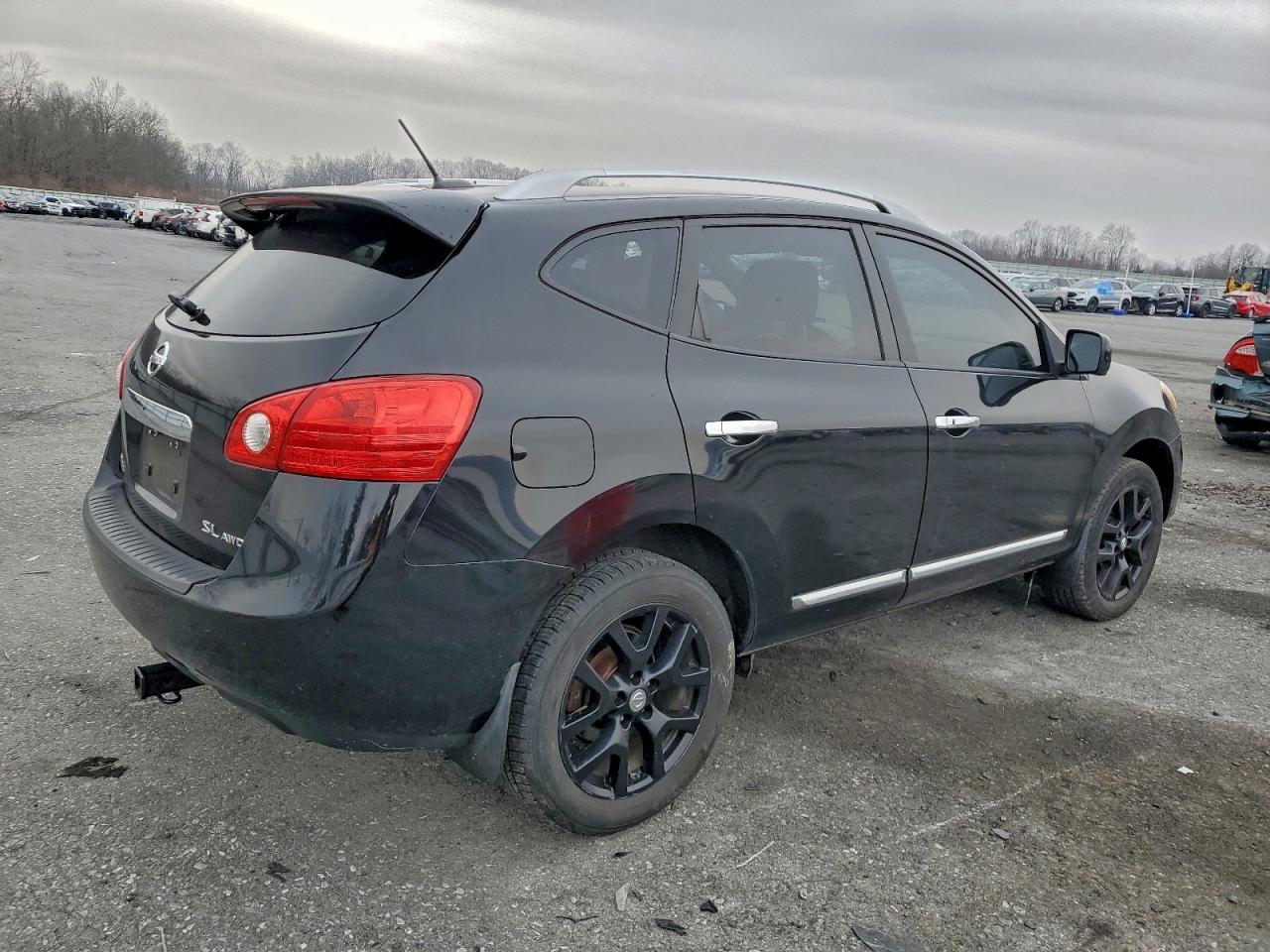 2013 NISSAN ROGUE S photo 3