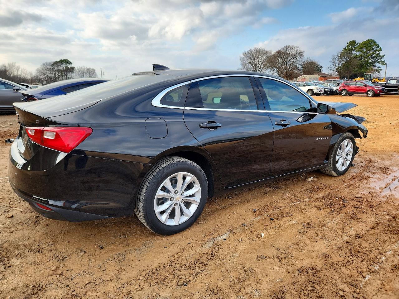 2024 CHEVROLET MALIBU LT photo 3