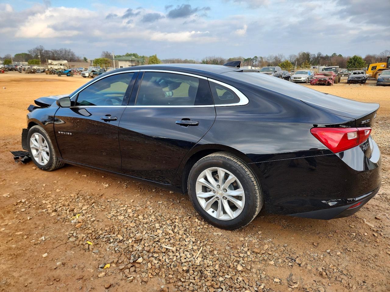 2024 CHEVROLET MALIBU LT photo 2