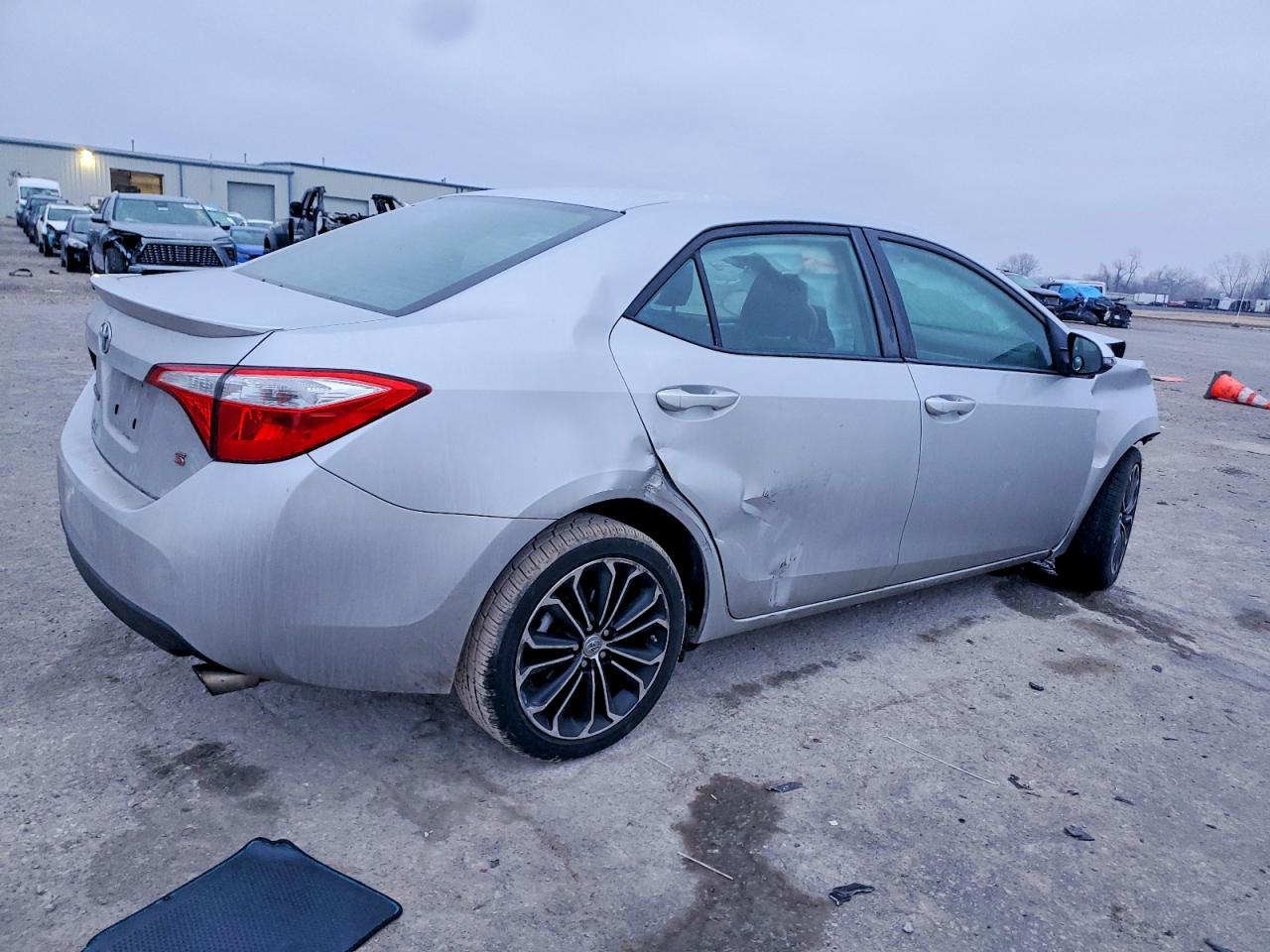 2014 TOYOTA COROLLA L photo 3