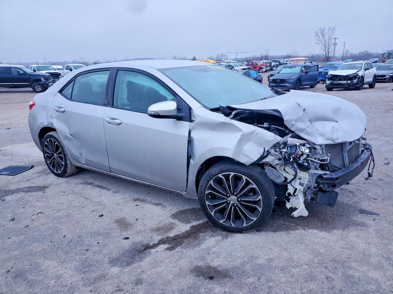 2014 TOYOTA COROLLA L photo 4